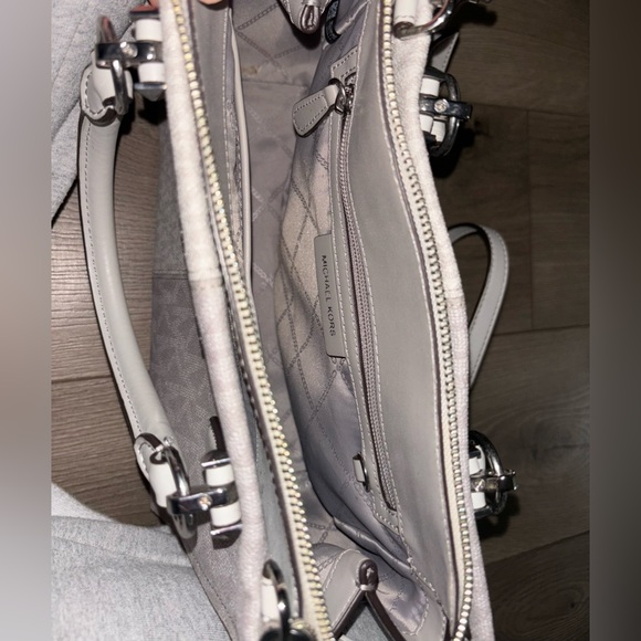 Michael Kors Satchel Logo purse - Picture 4 of 6